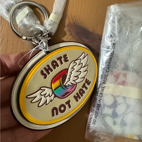 🌈 Coach Skate Not Hate Bag Charm In Rainbow Signature Canvas - Picture 6 of 8